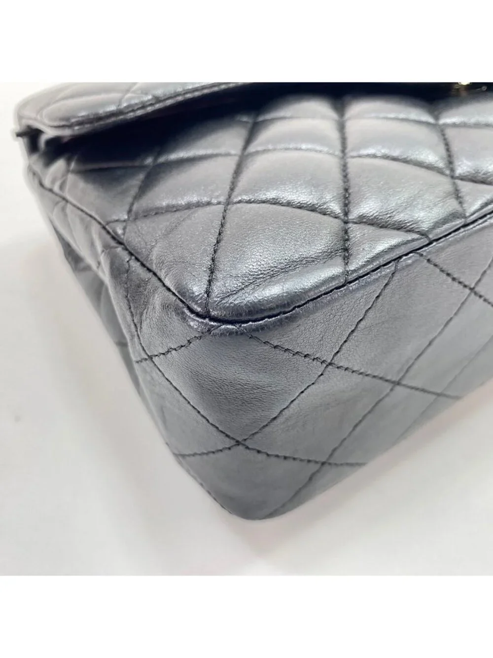 Chanel Shoulder Bag Quilted 23